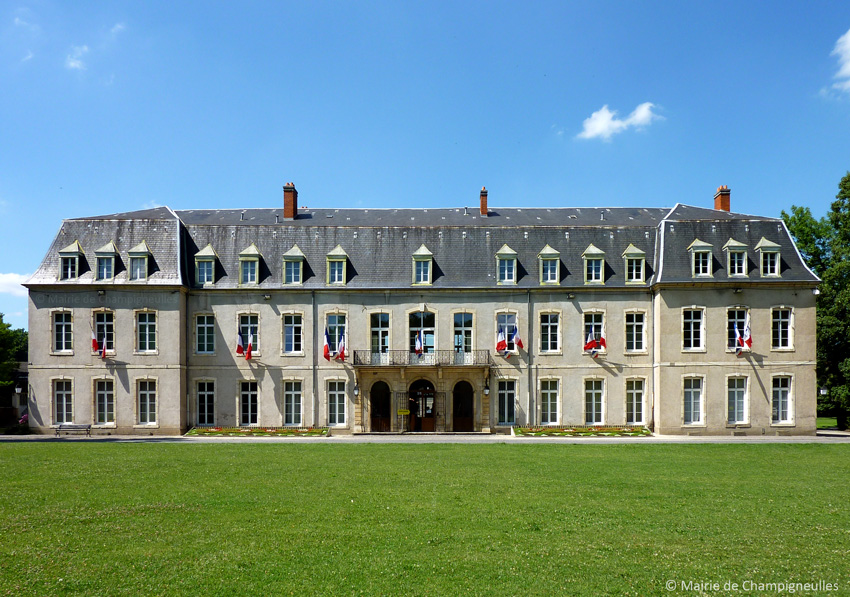 Le Chateau de Bas